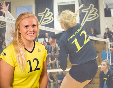 Samantha Zacharias Honoured as 2016-17 Women's Volleyball Player of the Year