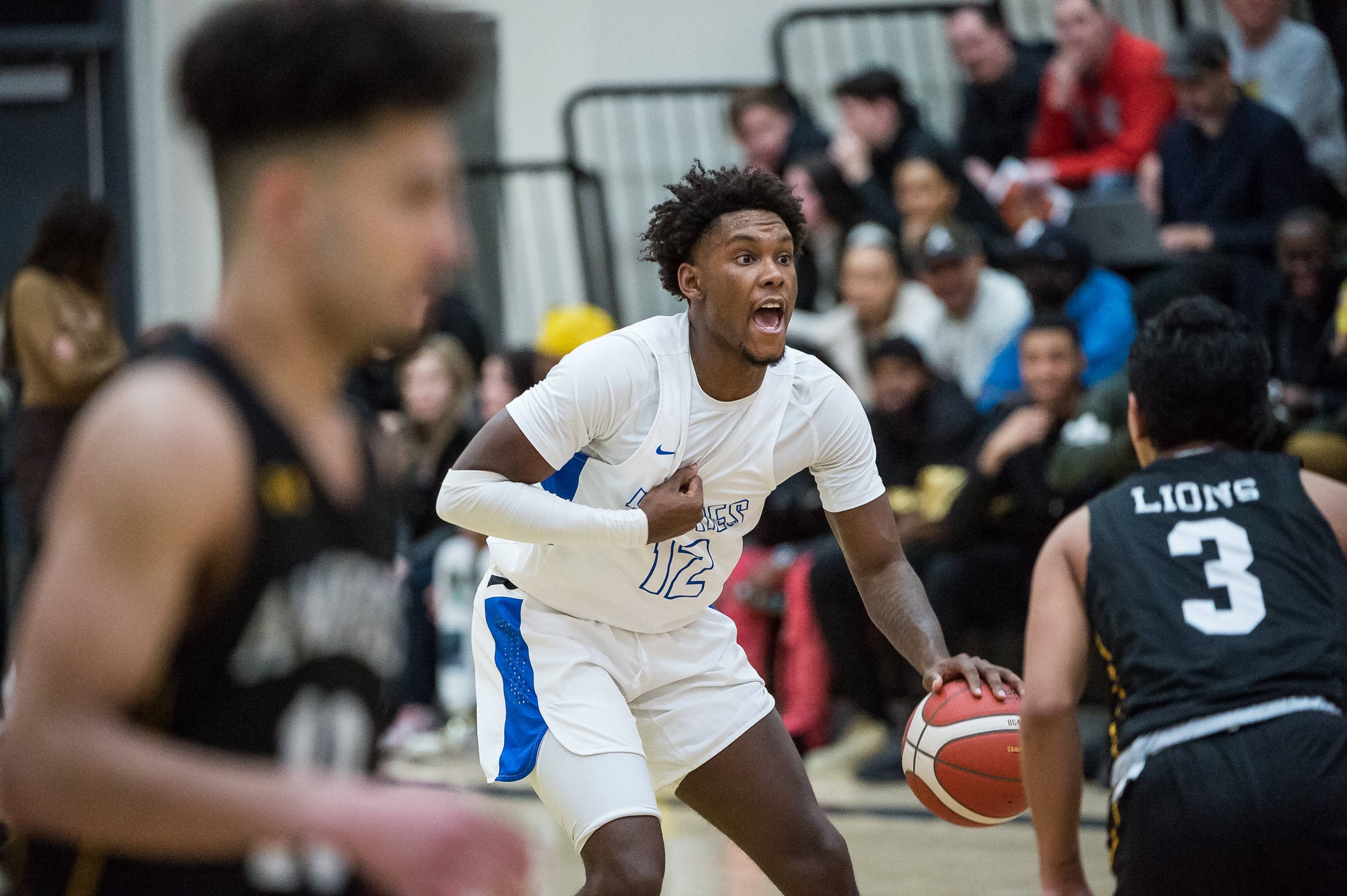 Ambrose Falls to Top Seed Keyano