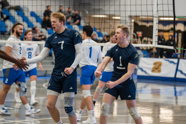 Clippers top Eagles in five-set thriller