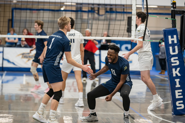 Clippers charge into Championship Final