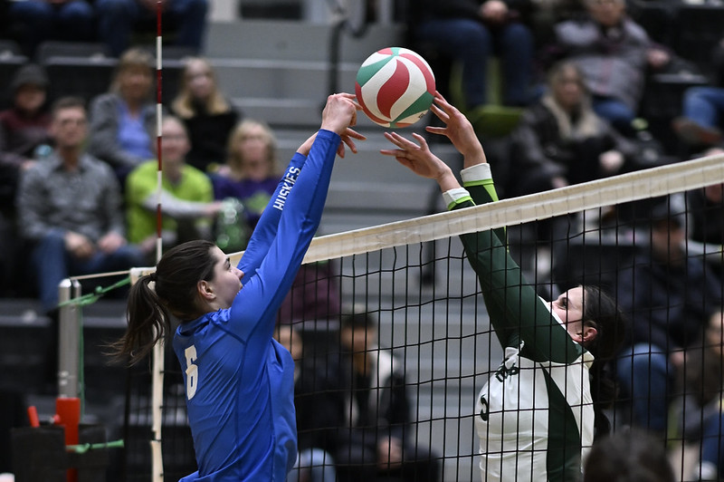 The Queens avenge an early season loss with a quarterfinal win over the Huskies